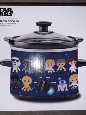Star Wars Black 2-Quart Slow Cooker with Character Logo - Kitchen Appliance